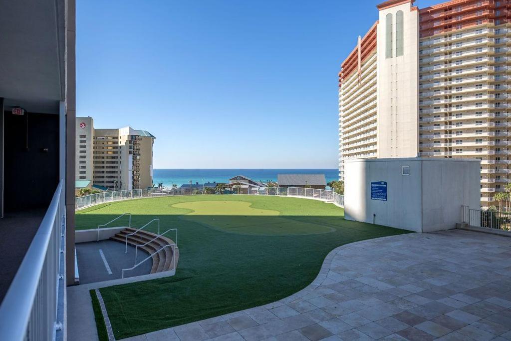 Laketown Wharf #1319 By Nautical